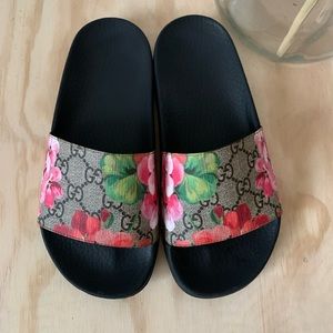 Gucci Bloom Slides